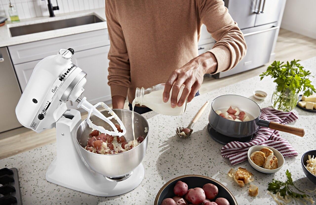 KitchenAid Classic Series 4.5 Quart Tilt-Head Stand Mixer K45SS White